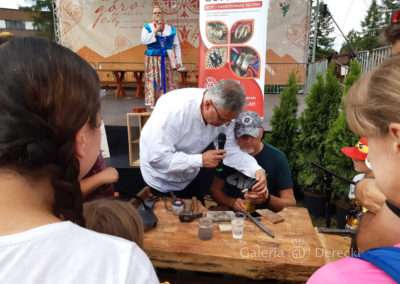 Gorąca atmosfera podgrzewana jubilerskim palnikiem.