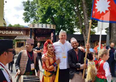 Górale ze wszystkich stron świata: Bułgarii, Ukrainy, Słowacji, Węgier, Macedonii, Włoch, Turcji, Togo i Nepalu.